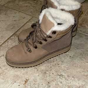 Toms winter boots - 6.5
